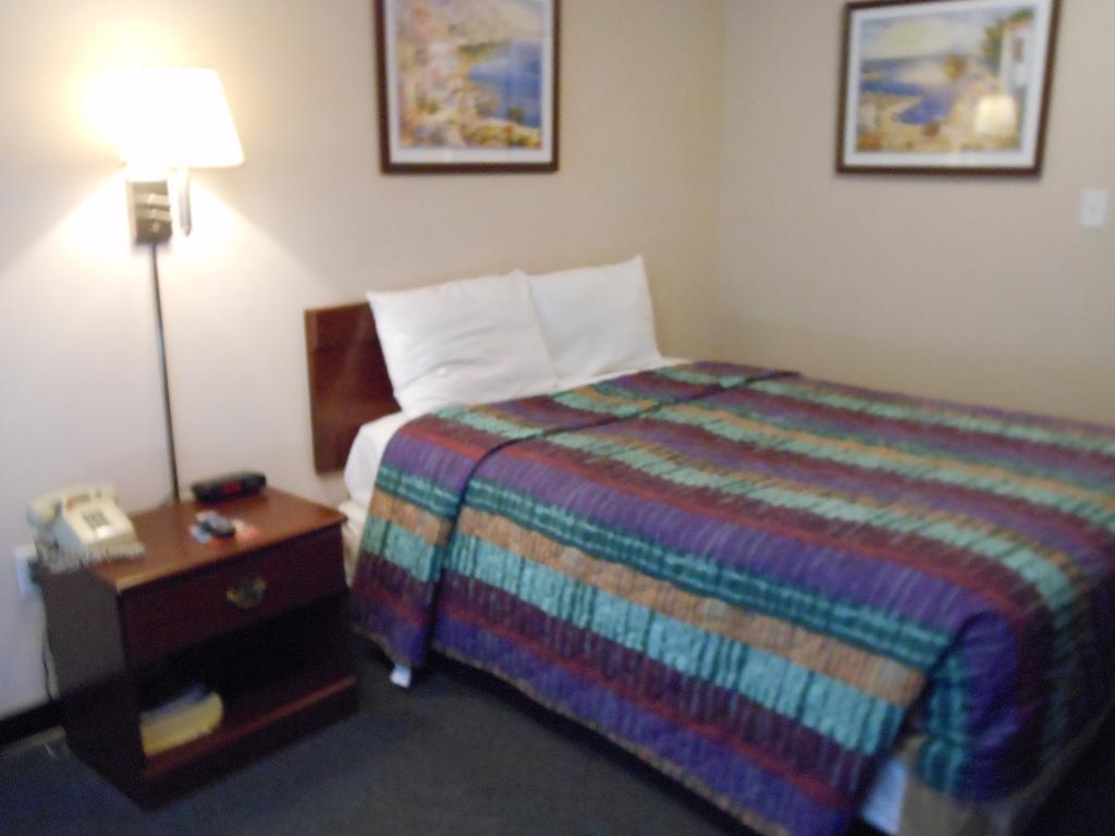 Savannah Suites Chesapeake Room photo